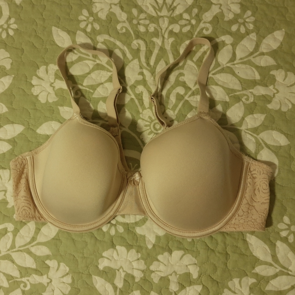 Ladies Wacoal bra, full coverage